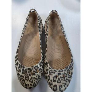 Women's Crocs Leopard Print Flats Size 7 Beige Brown